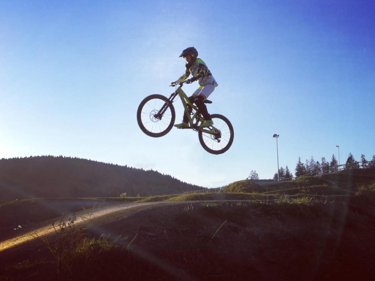 Bergkristall Direkt Am Bikepark Und Skigebiet, 2 Schlafzimmer, Terrasse, Abschliessbarer Keller Winterberg Buitenkant foto